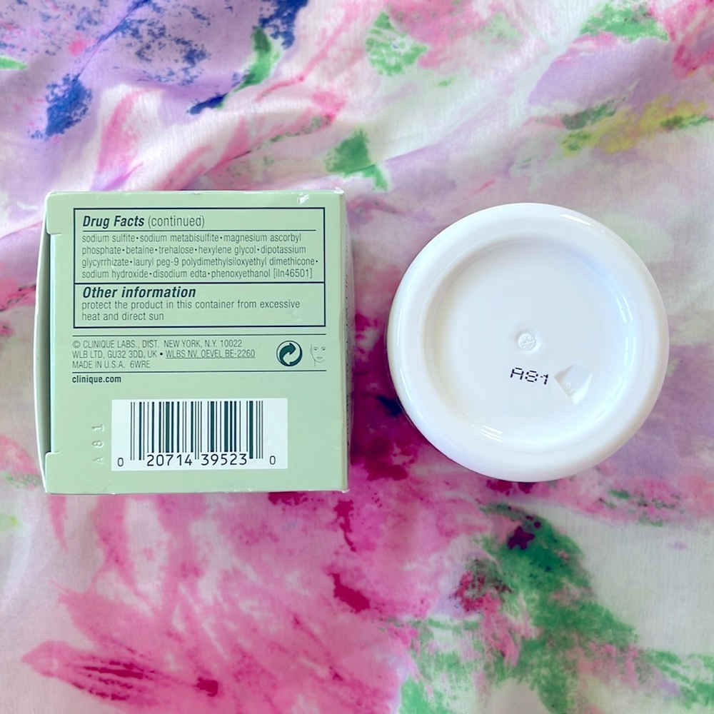 Brand New Clinique Even Better Skin Tone Correcting Moisturizer SPF 20 1.7 oz. - Picture 4 of 7